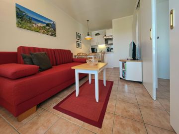 Wohnzimmer und Küche 1.jpg